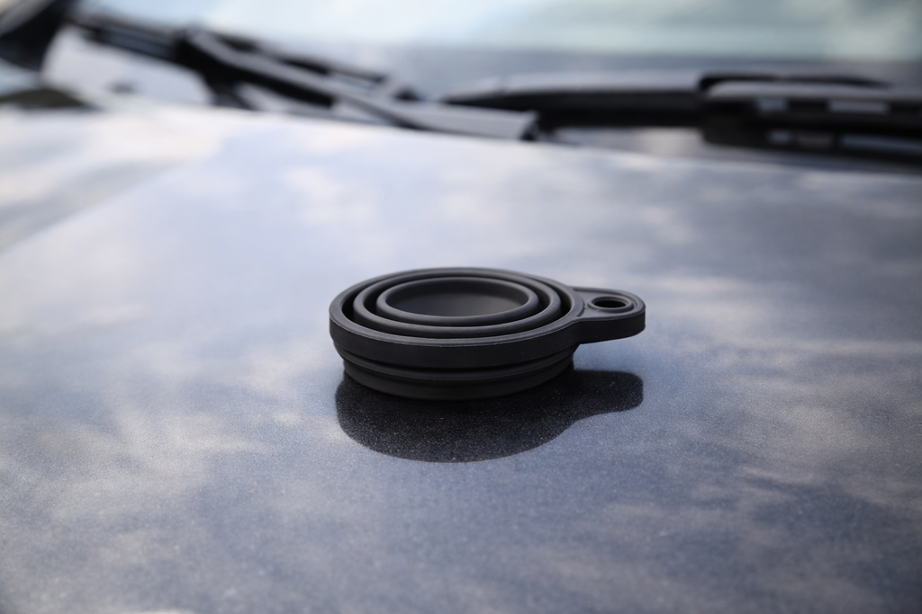 Składany lejek silikonowy do auta